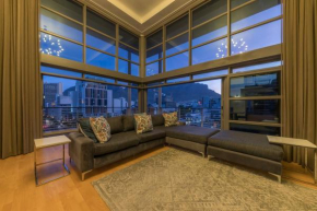 Luxurious 3-Bedroom with Mountain Views
